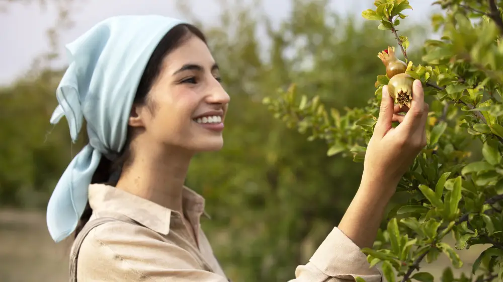 ¿Qué papel juegan las mujeres en la promoción de la agricultura sustentable?