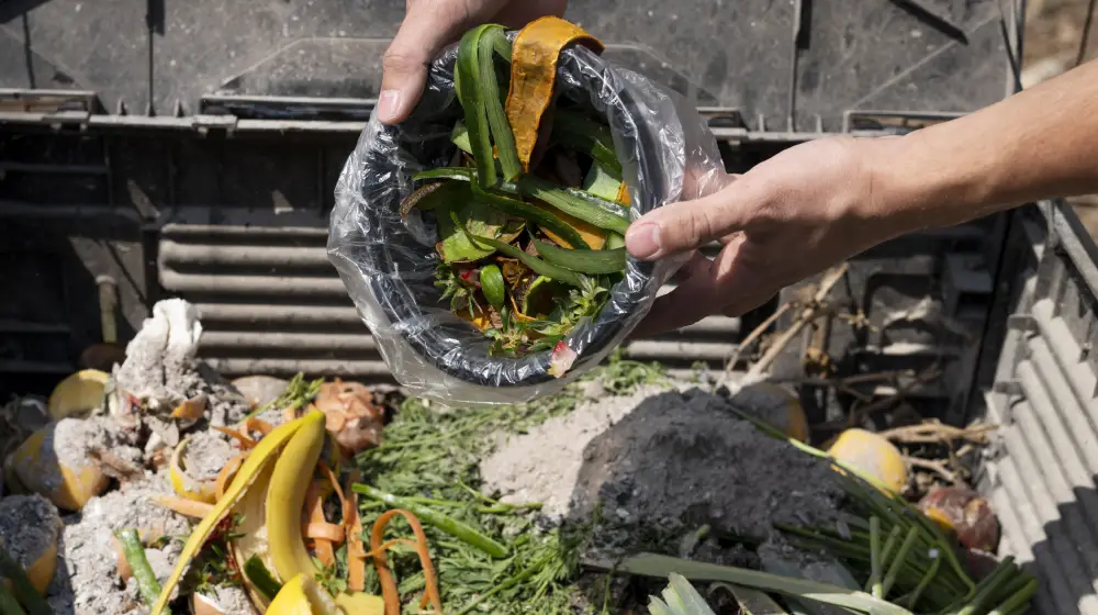 ¿Cómo se pueden reutilizar los desechos agrícolas para producir energía?